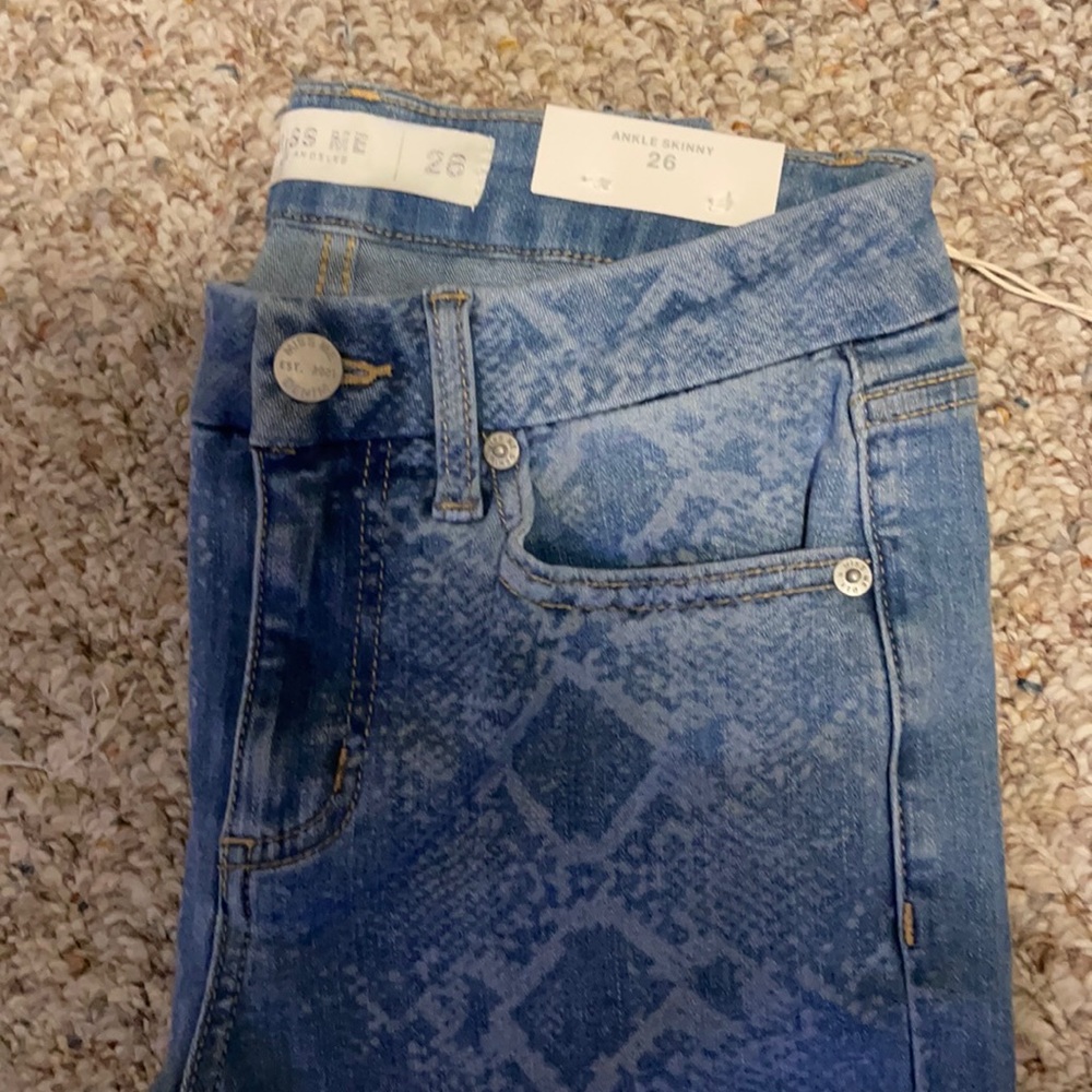 COPY - Snakeskin print miss me jeans 26 NWT